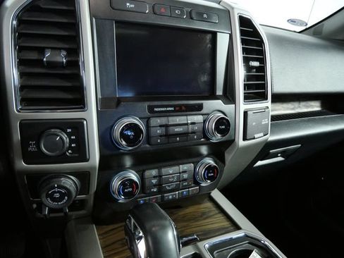 Certified 2019 Ford F150 Lariat w/ Equipment Group 502A Luxury AWD/4WD image 22