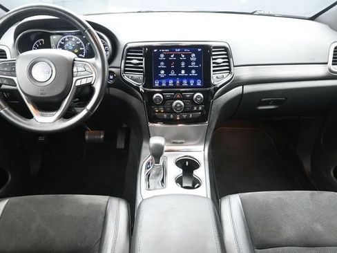 Used 2019 Jeep Grand Cherokee Altitude AWD/4WD image 20