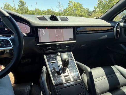 Used 2019 Porsche Cayenne AWD/4WD image 18