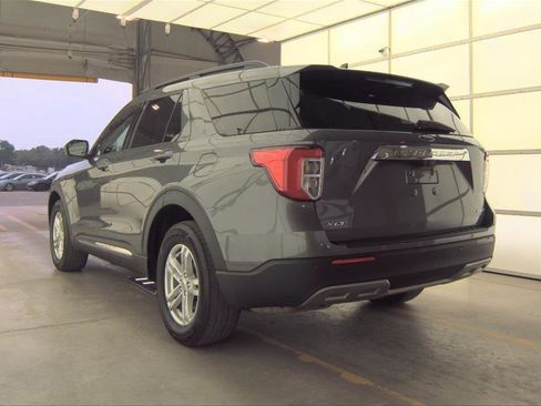 Used 2022 Ford Explorer XLT w/ Equipment Group 202A AWD/4WD image 11