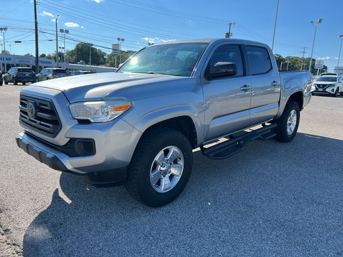 Used 2018 Toyota Tacoma SR w/ SR Convenience Package RWD image 1