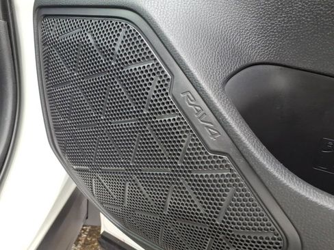 Certified 2022 Toyota RAV4 LE image 28