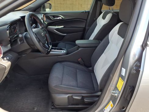 Used 2024 Chevrolet Trax RS image 25