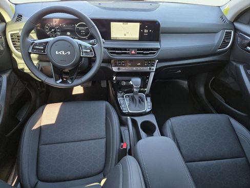 New 2026 Kia Seltos EX image 18