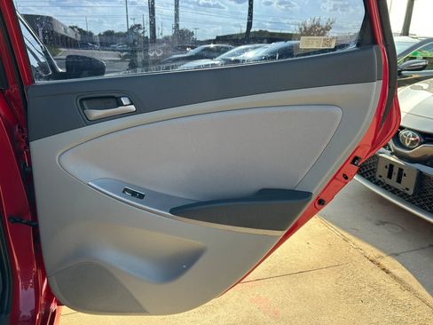 Used 2017 Hyundai Accent SE FWD image 17