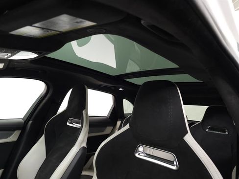 Used 2021 Jaguar F-PACE SVR image 18