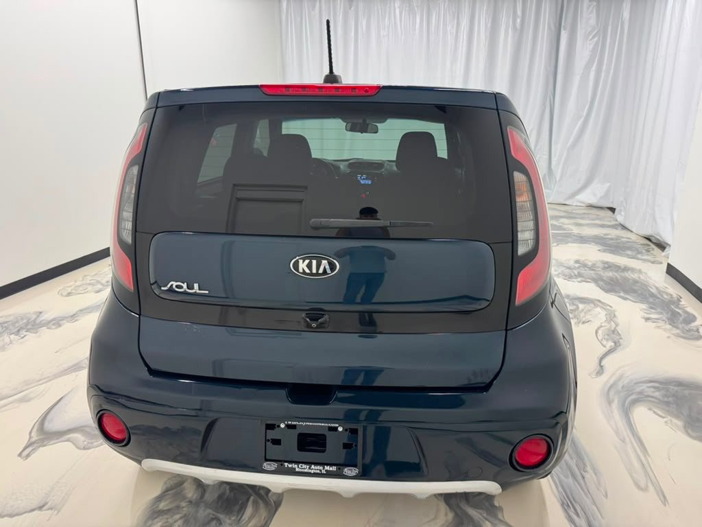 Used 2017 Kia Soul + FWD image 7