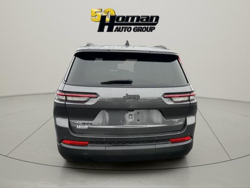 Used 2022 Jeep Grand Cherokee L Laredo image 4