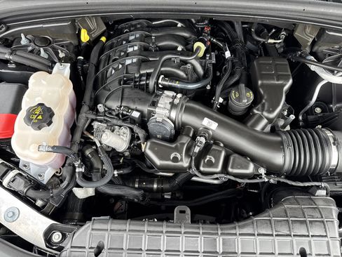 Used 2023 Jeep Grand Cherokee L Laredo image 32