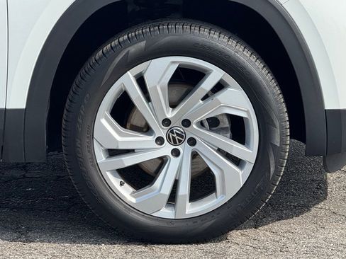 Used 2021 Volkswagen Atlas Cross Sport SEL AWD/4WD image 3