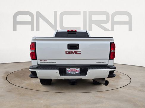 Used 2018 GMC Sierra 2500 Denali w/ Duramax Plus Package AWD/4WD image 9