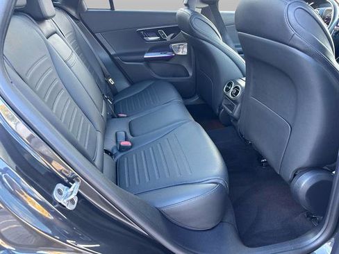 Used 2025 Mercedes-Benz GLC 300 4MATIC image 15