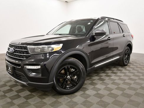 Used 2020 Ford Explorer XLT w/ Equipment Group 202A image 2