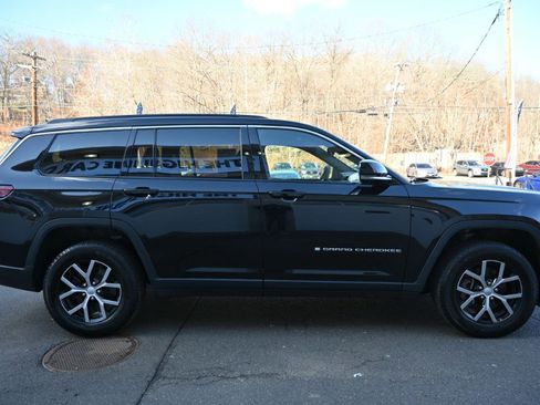 Used 2024 Jeep Grand Cherokee L Limited w/ Luxury Tech Group II image 8