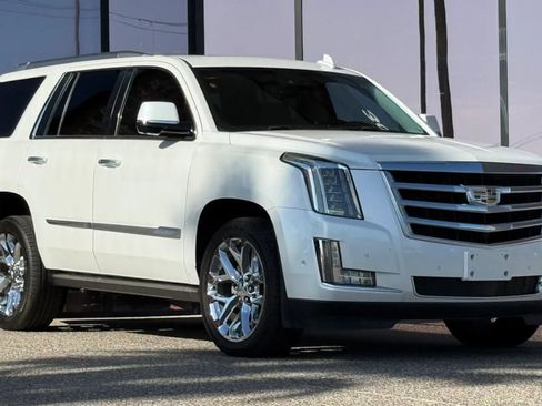 Used 2018 Cadillac Escalade Premium Luxury image 17