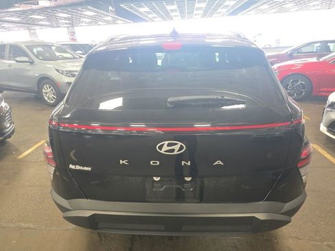 Used 2025 Hyundai Kona SEL FWD image 3