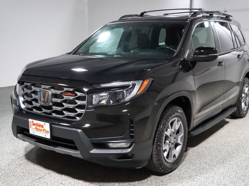 Used 2023 Honda Passport TrailSport image 33