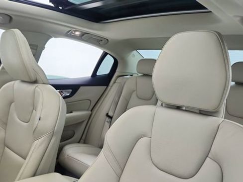 Used 2024 Volvo S60 B5 Plus w/ Climate Package image 34