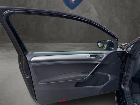 Used 2015 Volkswagen Golf Launch Edition image 31