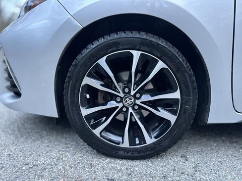 Used 2018 Toyota Corolla SE image 23