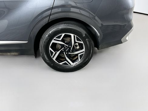 Used 2025 Kia Sportage LX FWD image 11