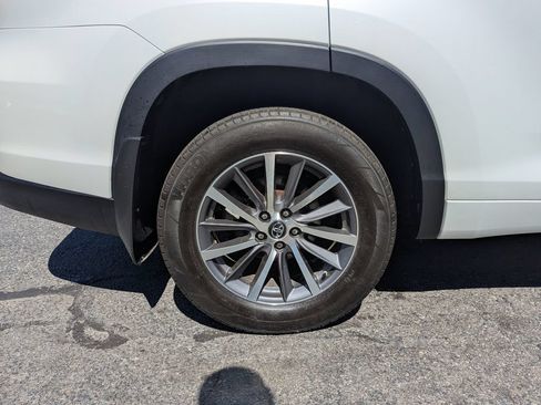 Used 2018 Toyota Highlander XLE AWD/4WD image 59
