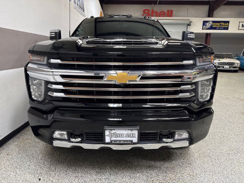 Used 2022 Chevrolet Silverado 3500 High Country w/ Z71 Off-Road Package image 2