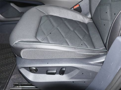 New 2026 Volkswagen Atlas SE image 14