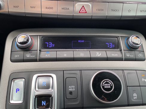 Used 2021 Hyundai Palisade SEL w/ Premium Package FWD image 18