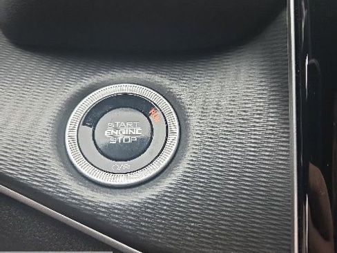 Used 2024 Jeep Grand Cherokee Altitude AWD/4WD image 32