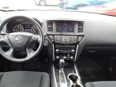 Used 2017 Nissan Pathfinder SV FWD image 7