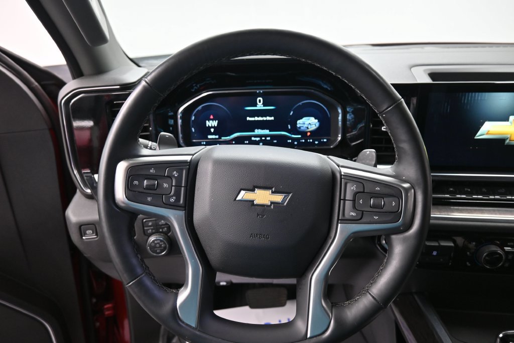 Used 2025 Chevrolet Silverado 1500 LTZ AWD/4WD image 32