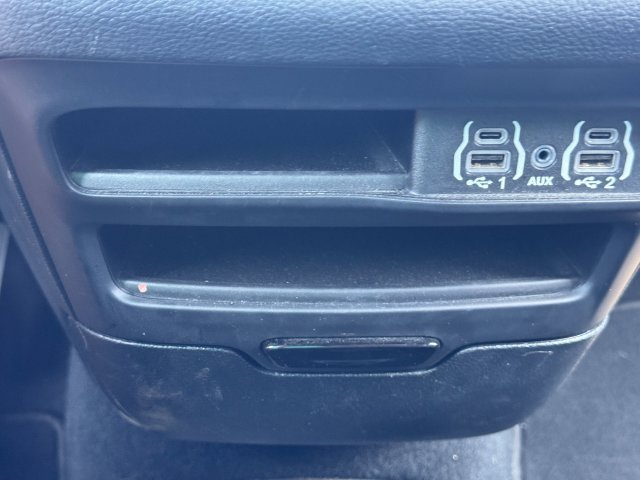 Certified 2024 Chrysler Pacifica Limited FWD image 37