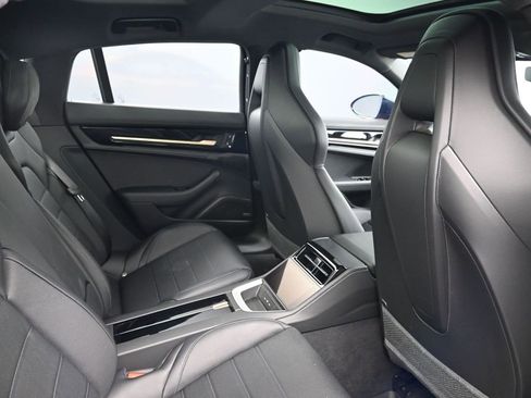Used 2025 Porsche Panamera 4 image 7
