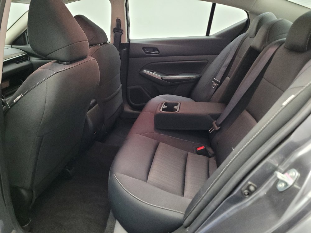 Used 2025 Nissan Altima 2.5 SV FWD image 18
