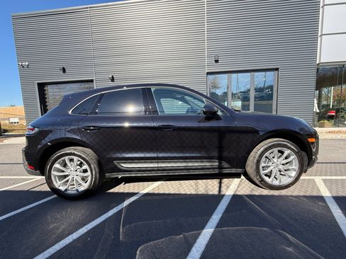 Certified 2025 Porsche Macan image 10