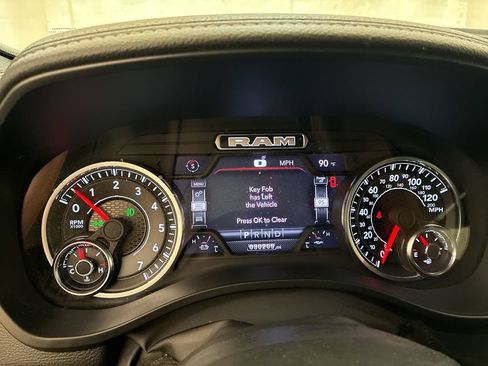 Used 2023 RAM 1500 Laramie AWD/4WD image 17