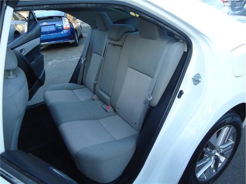 Used 2015 Toyota Corolla LE FWD image 12