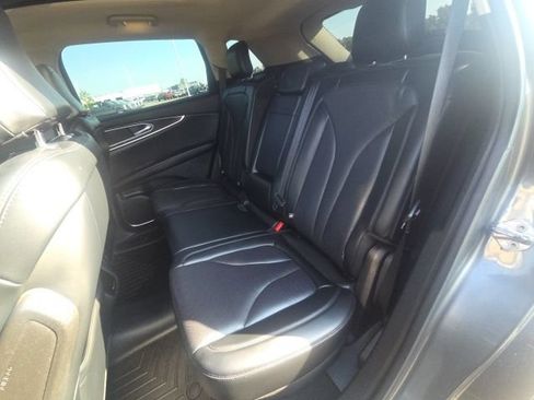 Used 2023 Lincoln Nautilus Reserve AWD/4WD image 18