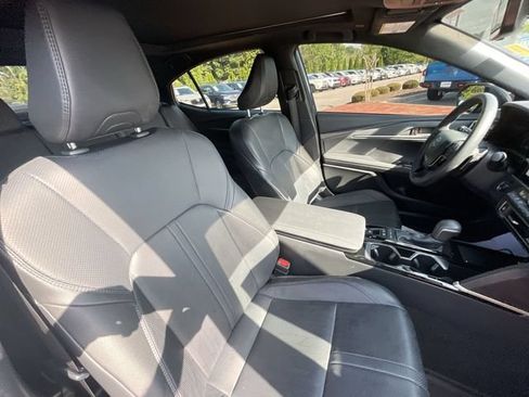 Used 2025 Toyota Camry XSE AWD/4WD image 34