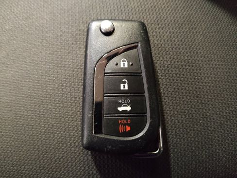 Used 2024 Toyota Corolla LE FWD image 32