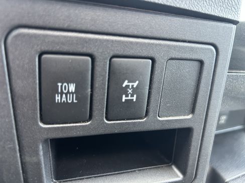Used 2020 Toyota Sequoia Limited w/ Safety & Convenience Package AWD/4WD image 33