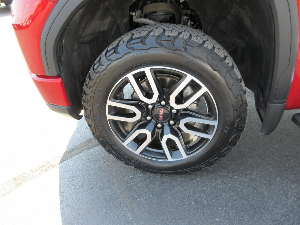 Certified 2024 GMC Sierra 1500 AT4 w/ Technology Package AWD/4WD image 15
