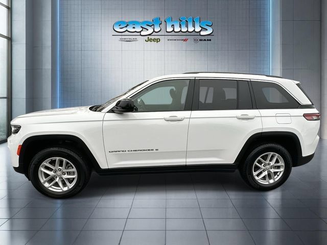 Certified 2024 Jeep Grand Cherokee Laredo X AWD/4WD image 6