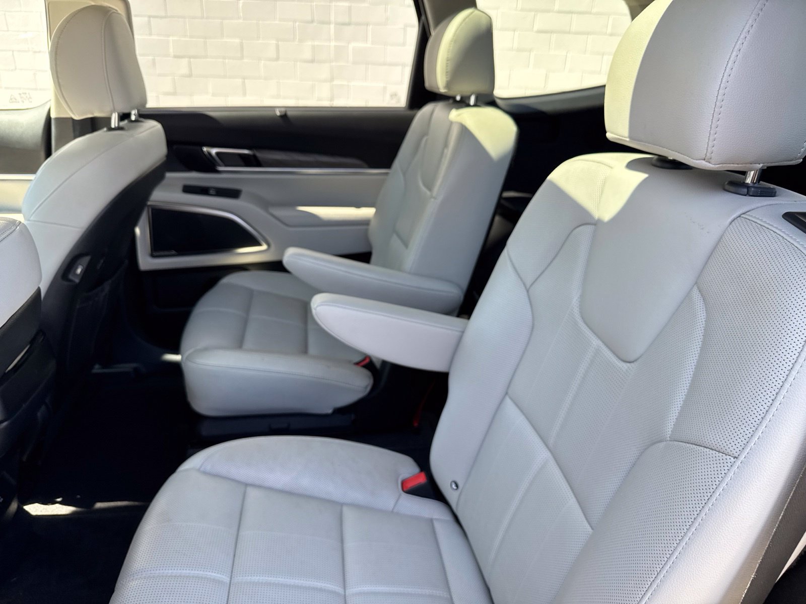 Used 2021 Kia Telluride SX w/ Nightfall Edition Package AWD/4WD image 17