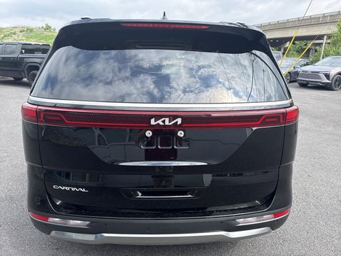 Used 2024 Kia Carnival SX Prestige FWD image 4