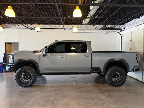 Used 2025 GMC Sierra 2500 AT4 w/ AT4 Premium Plus Package AWD/4WD image 2
