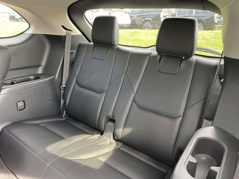 Used 2023 MAZDA CX-9 Touring image 16