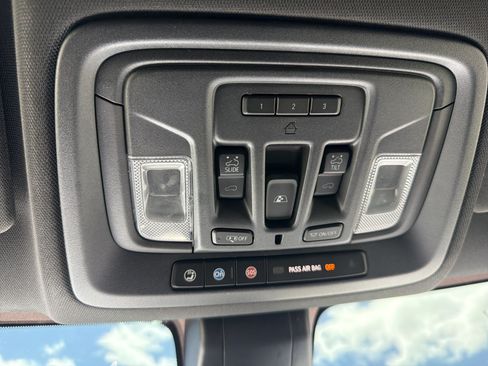 Used 2022 GMC Sierra 1500 AT4 w/ AT4 Premium Package AWD/4WD image 23