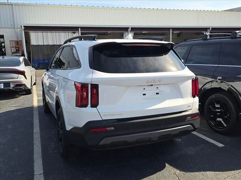 Used 2023 Kia Sorento S w/ Panoramic Sunroof Package AWD/4WD image 8
